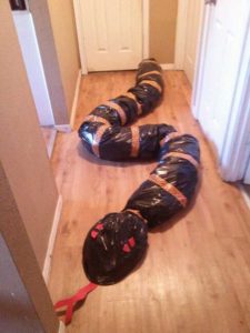 20 Ways to Make Halloween Decorations with Trash Bags