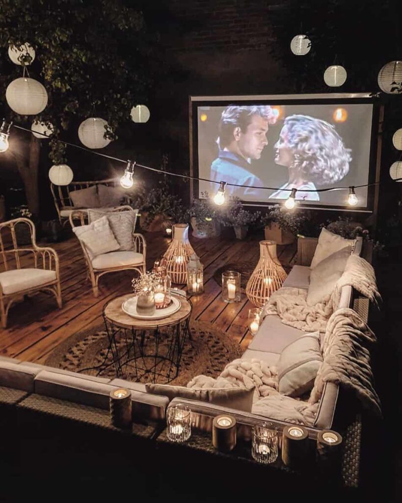 26 Exciting Backyard or Garden DIY Outdoor Movie Screen Ideas